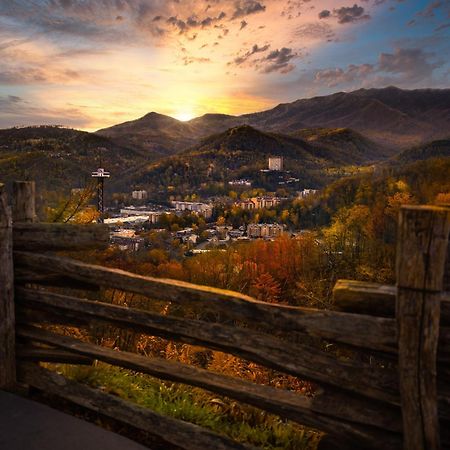 Bear Den, Hot Tub, 1089 Of Free Attraction Tickets For Each Paid Day, Dollywood And More! Sevierville Extérieur photo