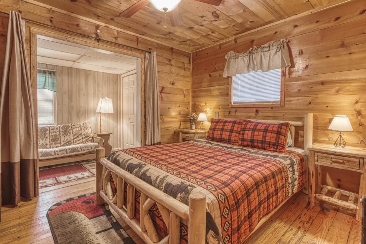 Bear Den, Hot Tub, 1089 Of Free Attraction Tickets For Each Paid Day, Dollywood And More! Sevierville Extérieur photo