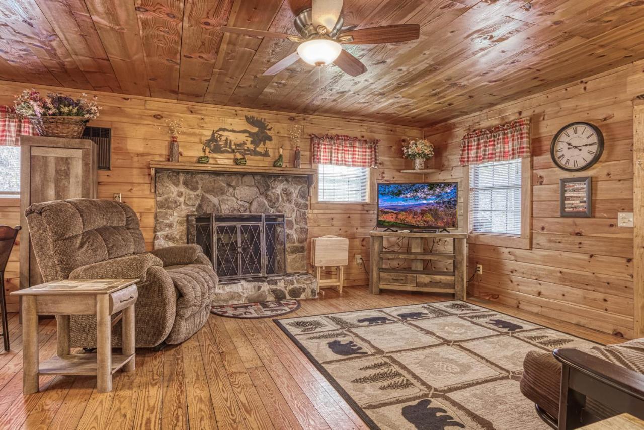 Bear Den, Hot Tub, 1089 Of Free Attraction Tickets For Each Paid Day, Dollywood And More! Sevierville Extérieur photo